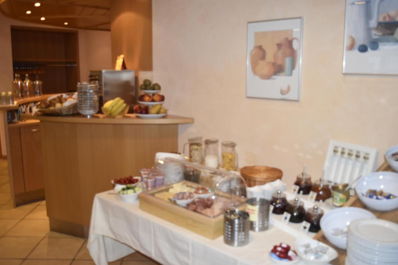 Gasthof Pension Zum Goldenen Hirschen Burgbernheim Εξωτερικό φωτογραφία